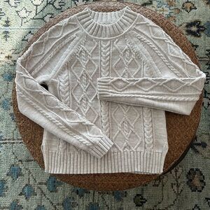 EUC - Gap cable knit sweater, size XS